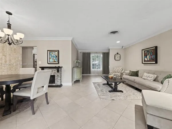 $975,000 | 6726 Orchid Drive, Miami Lakes, FL 33014