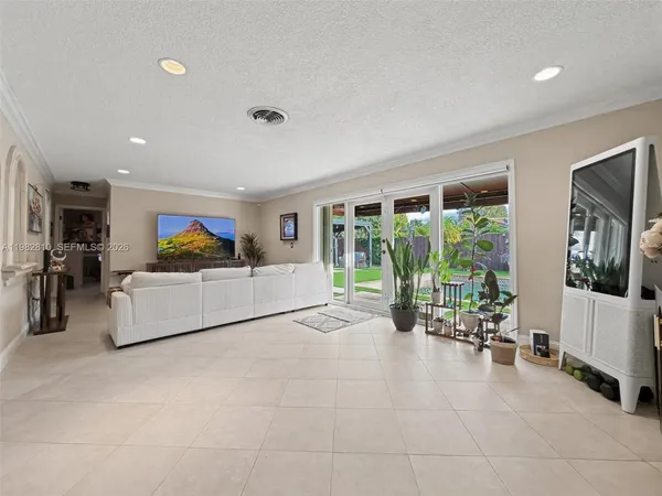 $975,000 | 6726 Orchid Drive, Miami Lakes, FL 33014