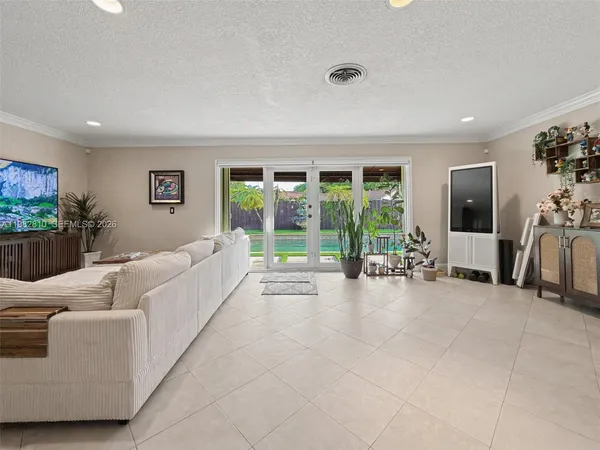 $975,000 | 6726 Orchid Drive, Miami Lakes, FL 33014