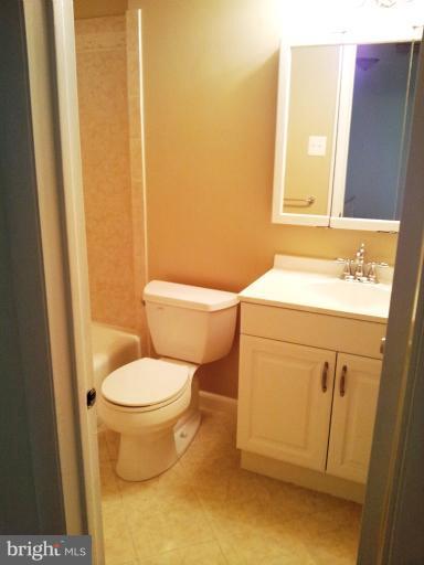 11099 Saffold Way Reston, VA 20190 - Photo 22 of 28 Bath