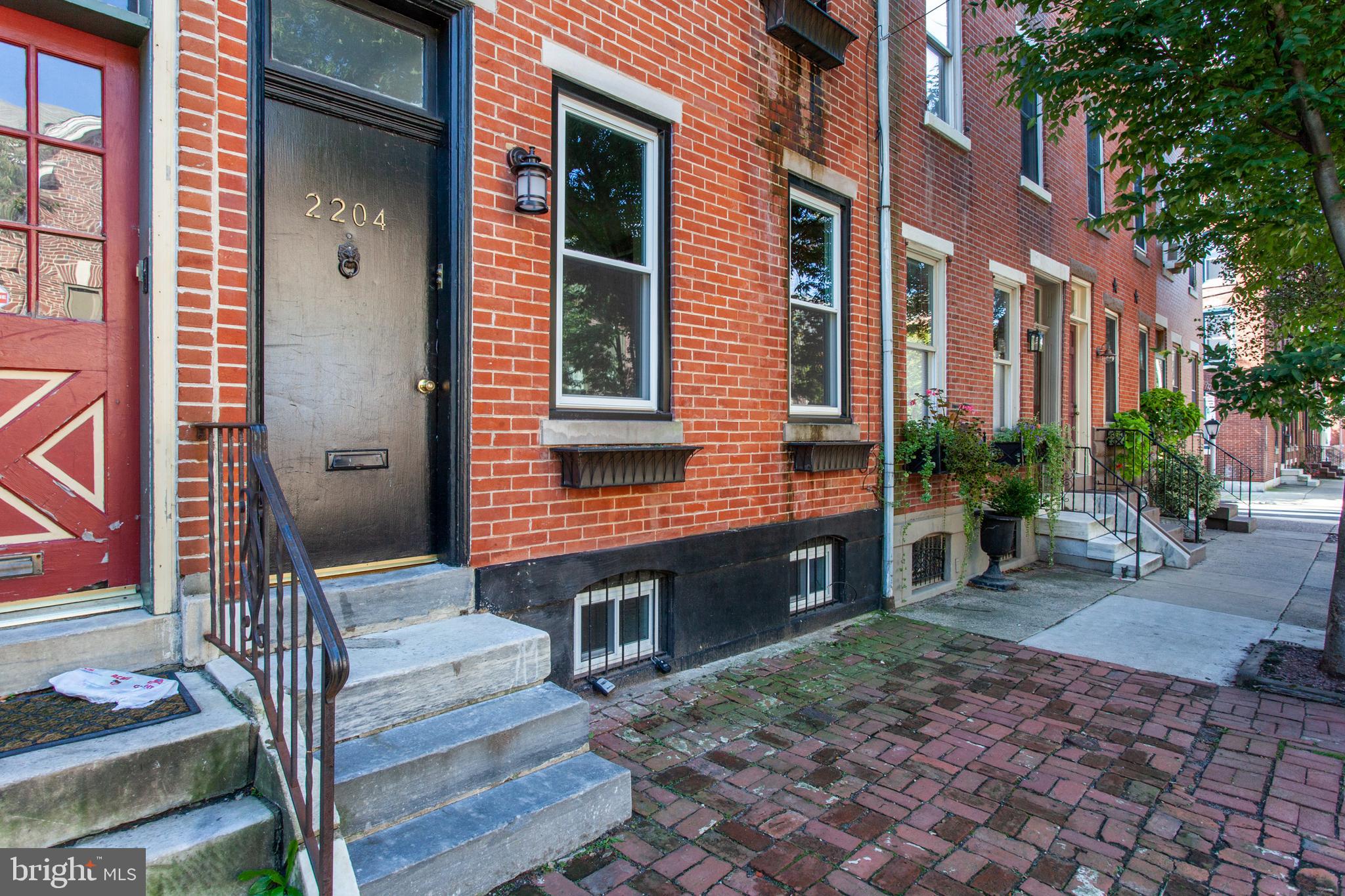2204 Brown Street Philadelphia, PA 19130 - Photo 4 of 25 Gallery Image 4