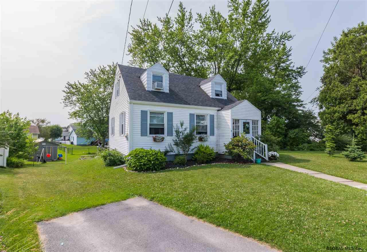 9 Woodrow Road Amsterdam, NY 12010 - Photo 1 of 34 Photo 1