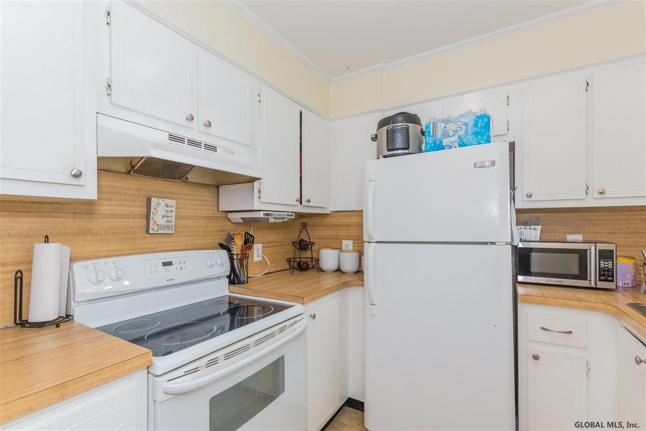 9 Woodrow Road Amsterdam, NY 12010 - Photo 11 of 34 Photo 11