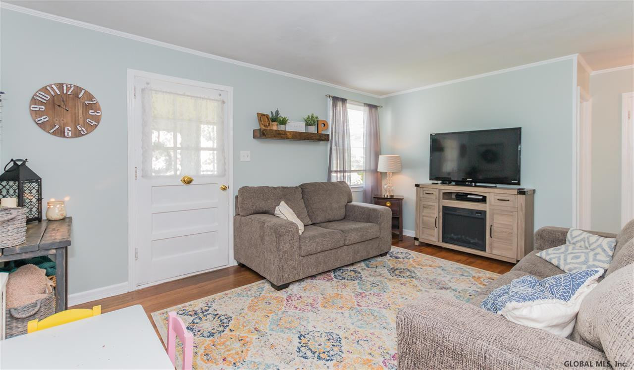 9 Woodrow Road Amsterdam, NY 12010 - Photo 3 of 34 Photo 3