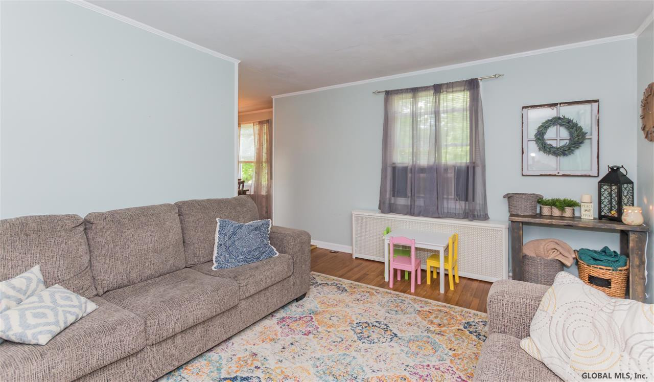 9 Woodrow Road Amsterdam, NY 12010 - Photo 5 of 34 Photo 5