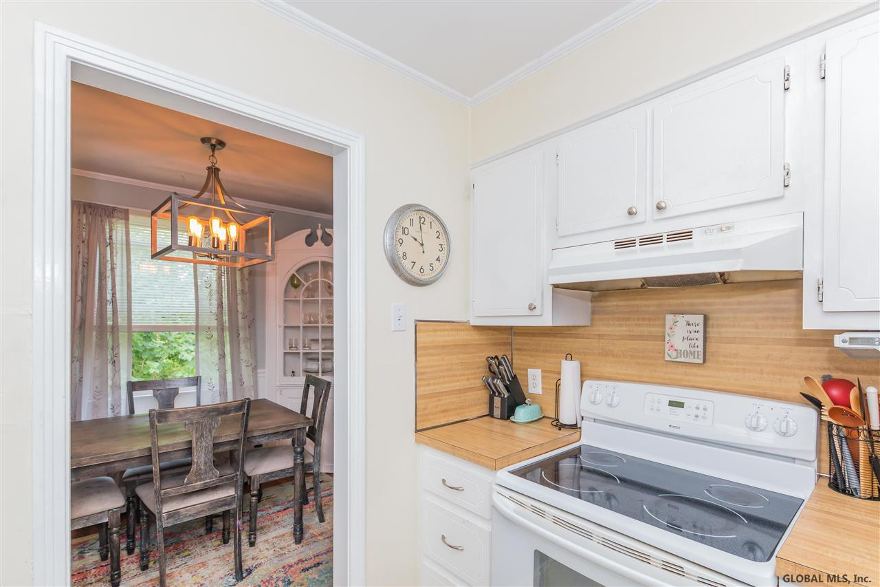 9 Woodrow Road Amsterdam, NY 12010 - Photo 10 of 34 Photo 10