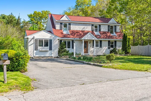 $799,000 | 9 East Harbor Circle, Teaticket, MA 02536