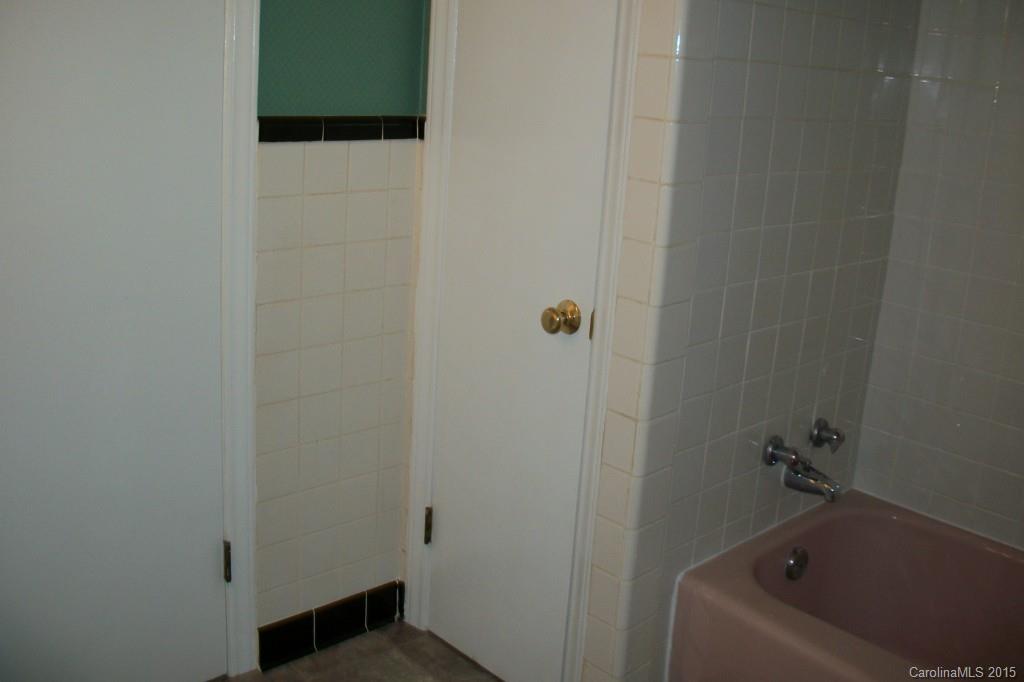 716 Meadowbrook Road Kings Mountain, NC 28086 - Photo 3 of 19 Gallery Image 3
