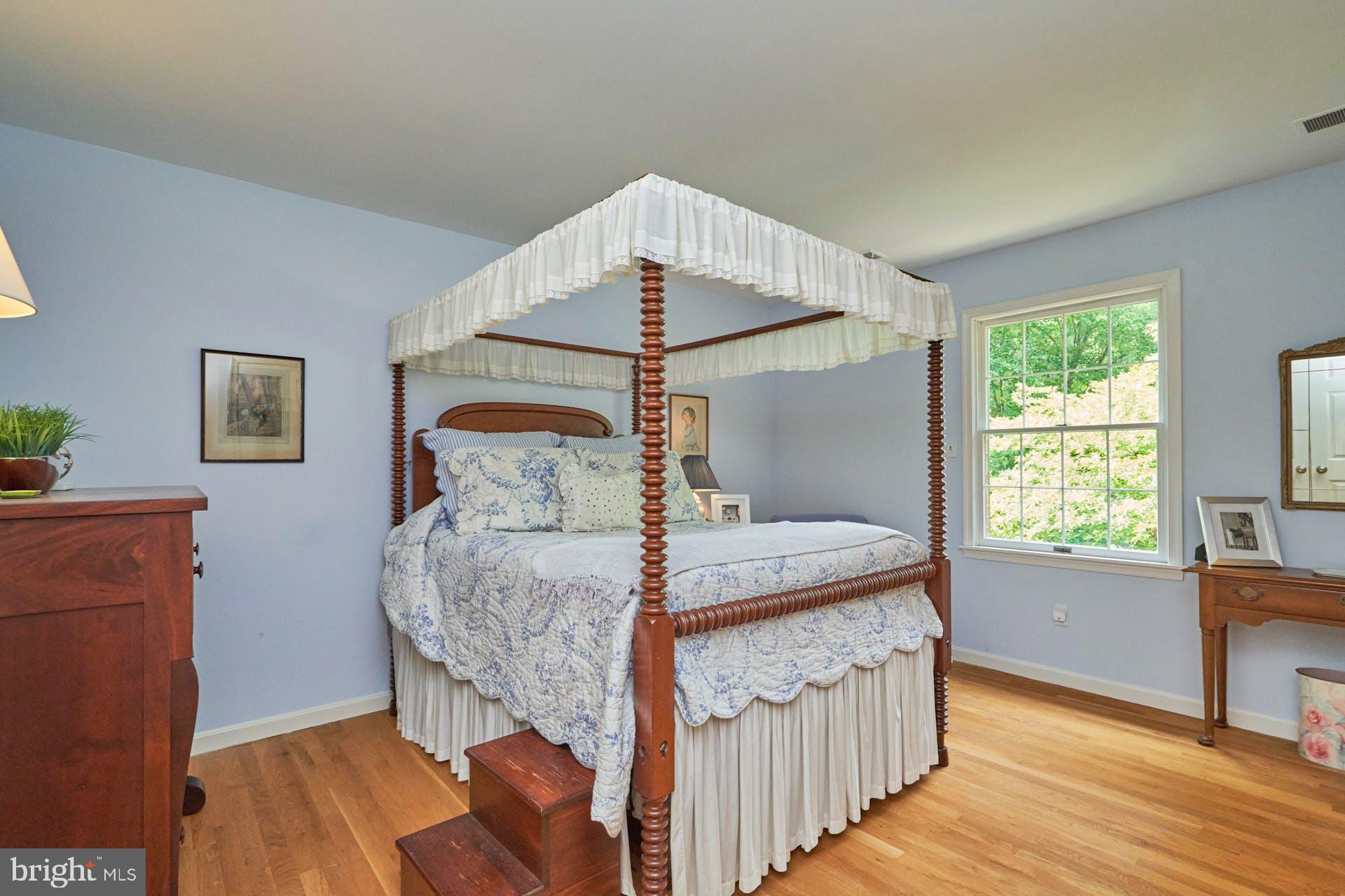 1235 Aldebaran Drive McLean, VA 22101 - Photo 42 of 71 Bedroom #3 with double reach-in closet.