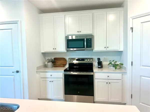 $2,000 | 20610 Hazelnut Court, Unit 1511, Lehigh Acres, FL 33972