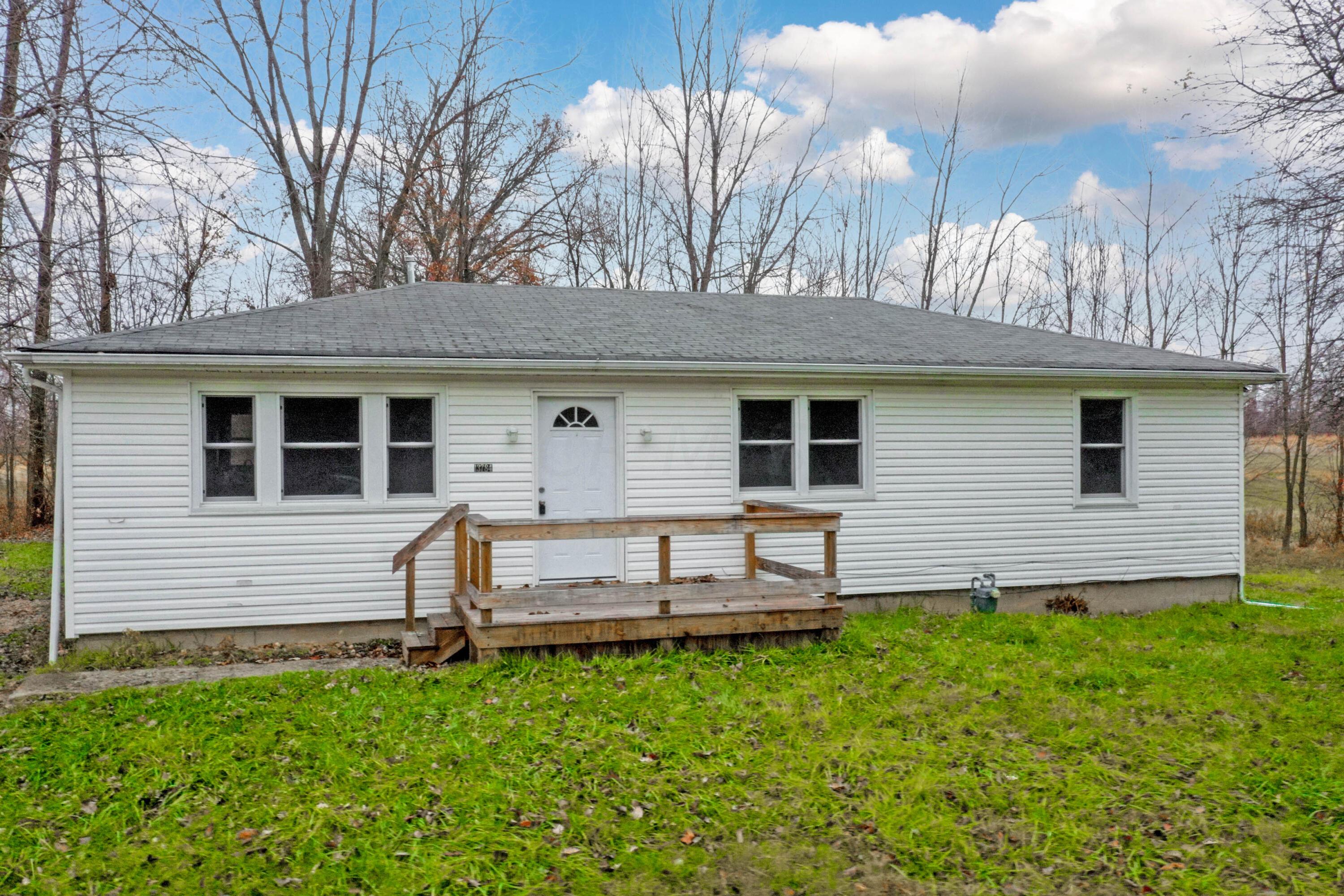 13784 Cleveland Road Southwest Pataskala, OH 43062 - Photo 2 of 36 2. Front Exterior