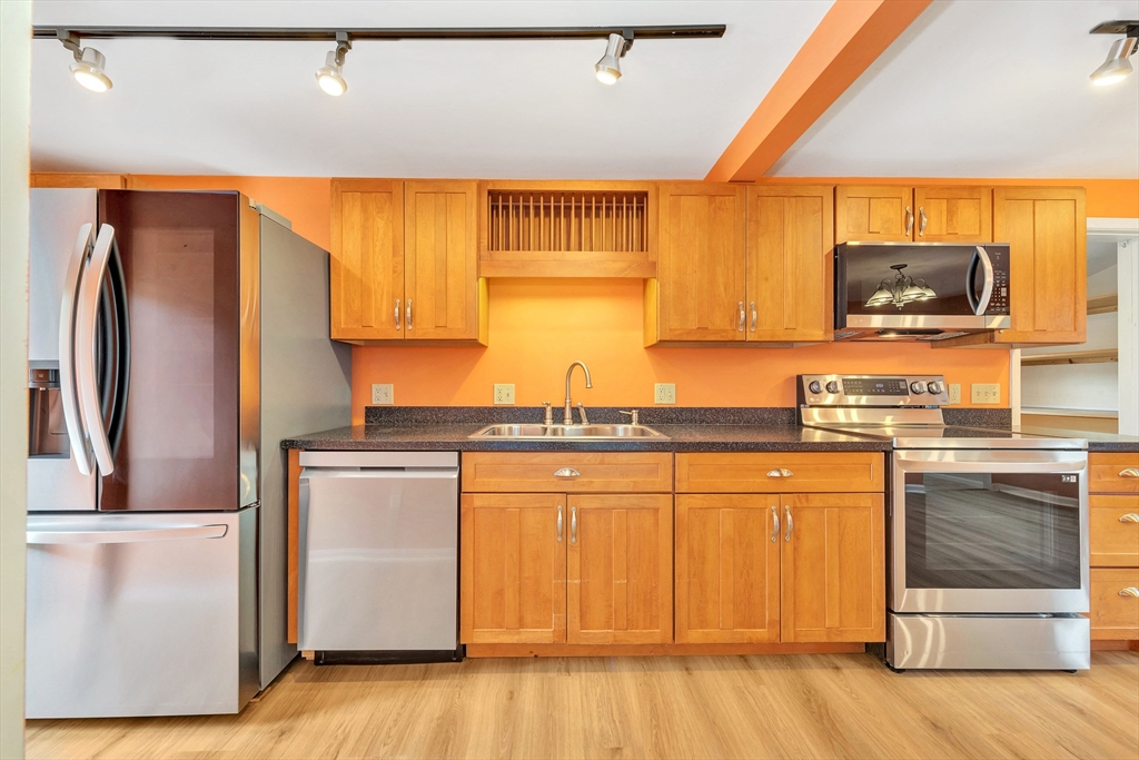 18 Cherry Street Gloucester, MA 01930 - Photo 19 of 42