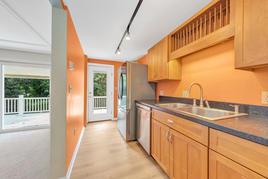 18 Cherry Street Gloucester, MA 01930 - Photo 20 of 42