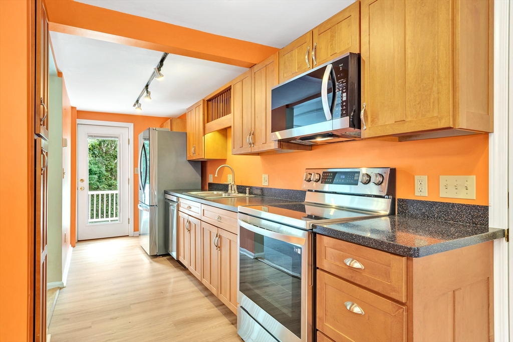 18 Cherry Street Gloucester, MA 01930 - Photo 21 of 42