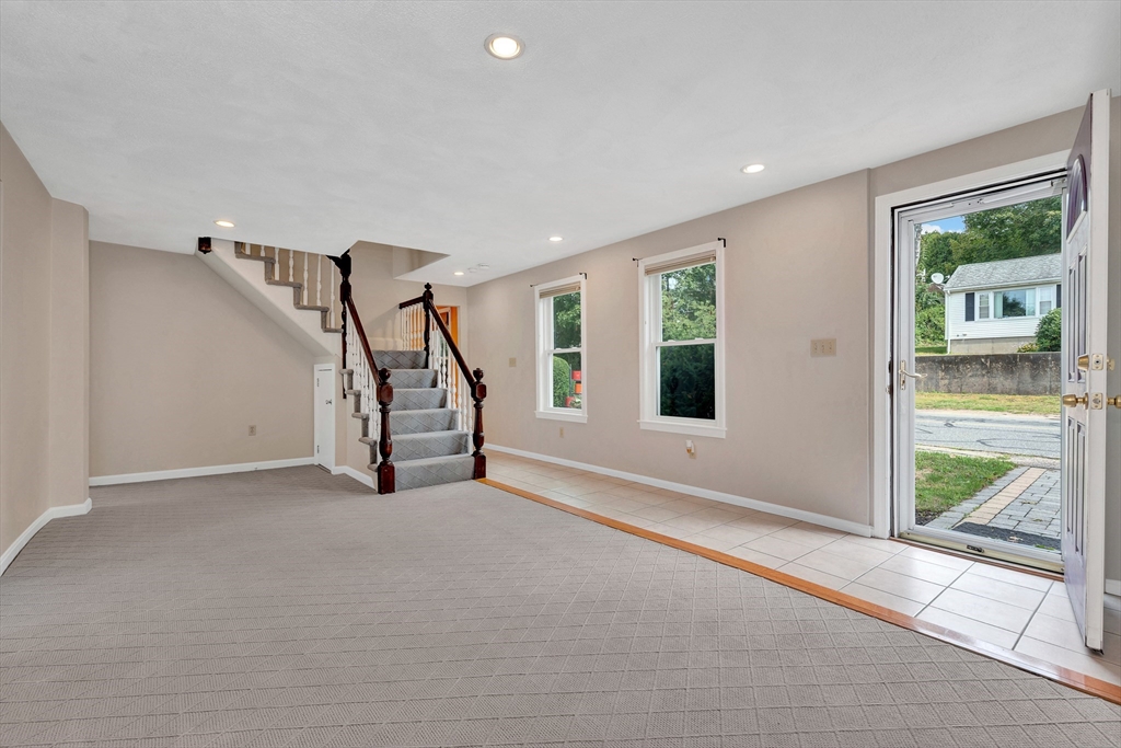 18 Cherry Street Gloucester, MA 01930 - Photo 8 of 42