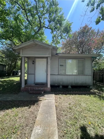 $40,000 | 129 East Pecan Street, Taft, TX 78390