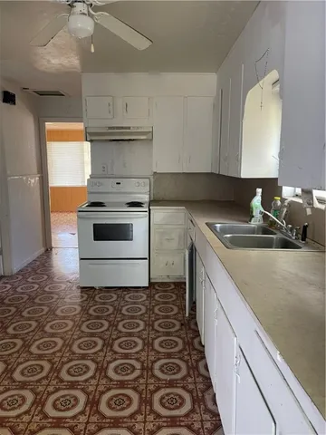 $40,000 | 129 East Pecan Street, Taft, TX 78390