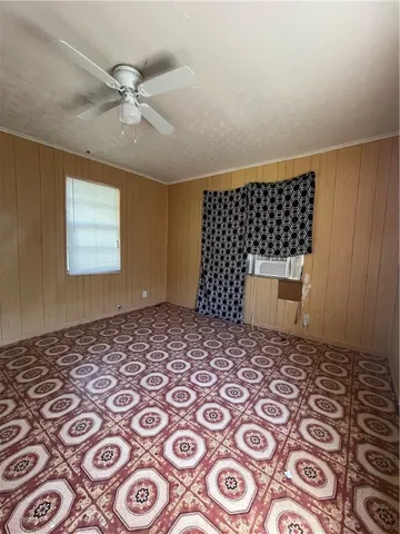 $40,000 | 129 East Pecan Street, Taft, TX 78390
