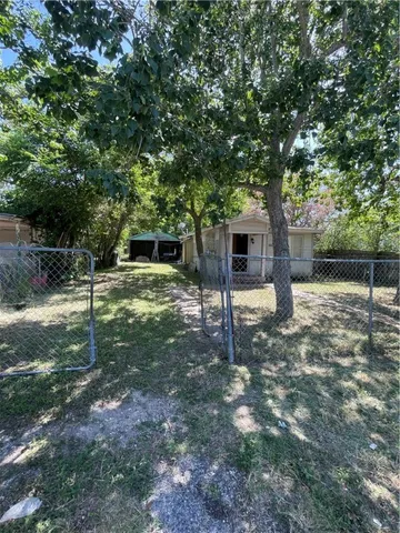 $40,000 | 129 East Pecan Street, Taft, TX 78390