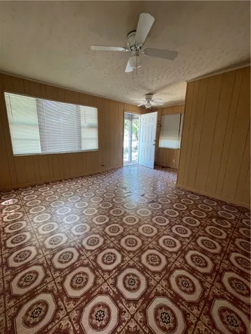$40,000 | 129 East Pecan Street, Taft, TX 78390
