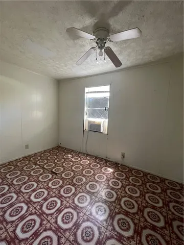 $40,000 | 129 East Pecan Street, Taft, TX 78390