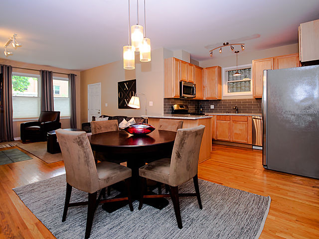 1344 West Grenshaw Street, Unit A Chicago, IL 60607 - Photo 2 of 11