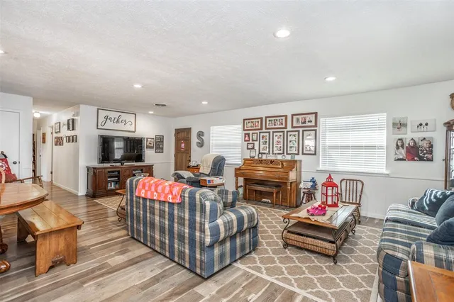 $314,900 | 859 Farm To Market 902, Gainesville, TX 76240