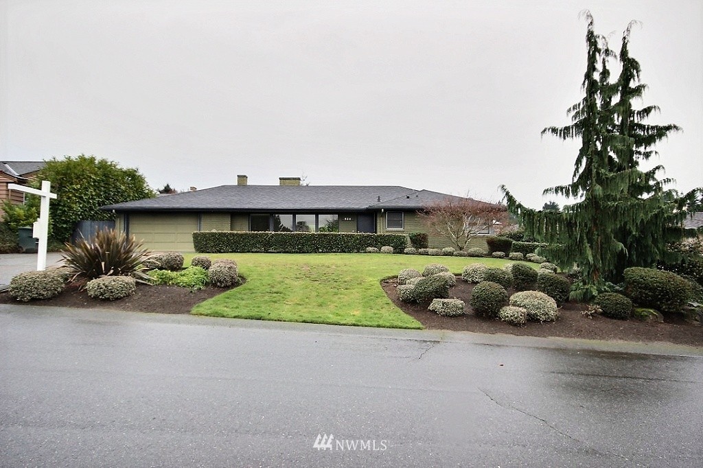 924 Sunset Way Bellevue, WA 98004 - Photo 2 of 17
