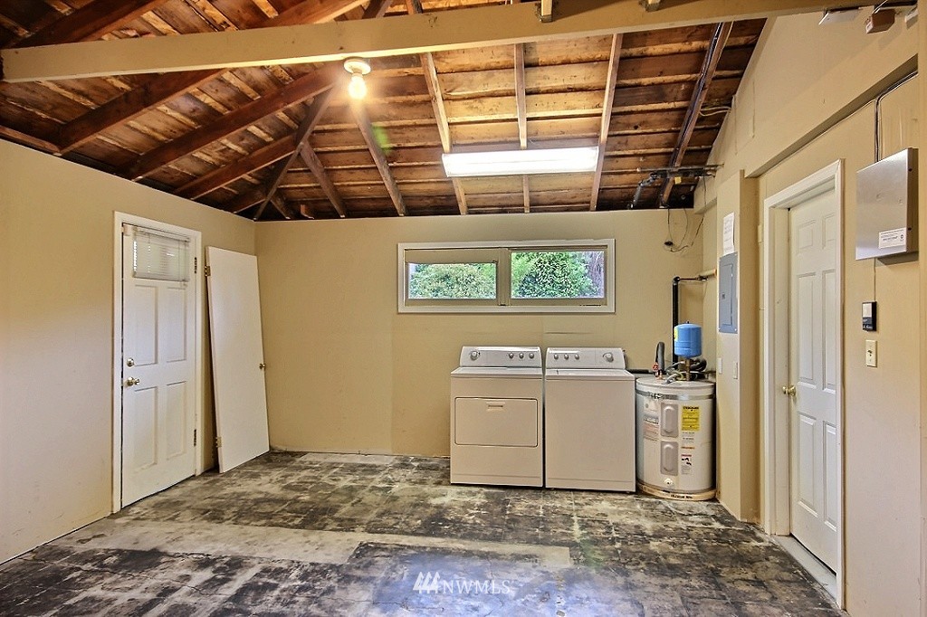924 Sunset Way Bellevue, WA 98004 - Photo 8 of 17