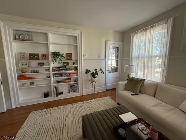 $3,500 | 132 Watchung Avenue, Unit 1, Montclair, NJ 07043