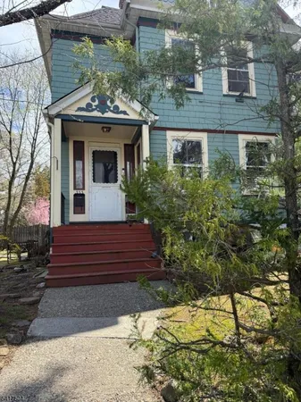 $3,500 | 132 Watchung Avenue, Unit 1, Montclair, NJ 07043