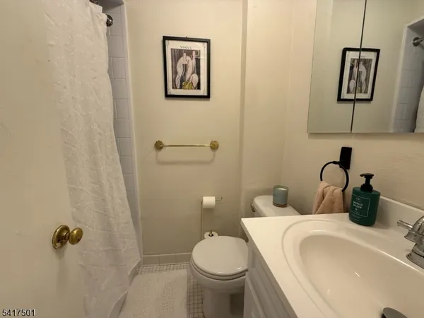 $3,500 | 132 Watchung Avenue, Unit 1, Montclair, NJ 07043