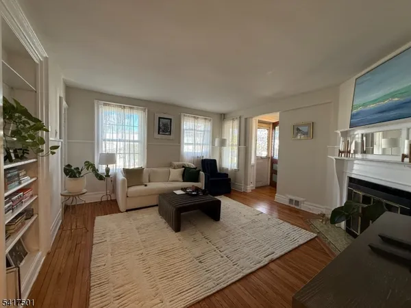 $3,500 | 132 Watchung Avenue, Unit 1, Montclair, NJ 07043