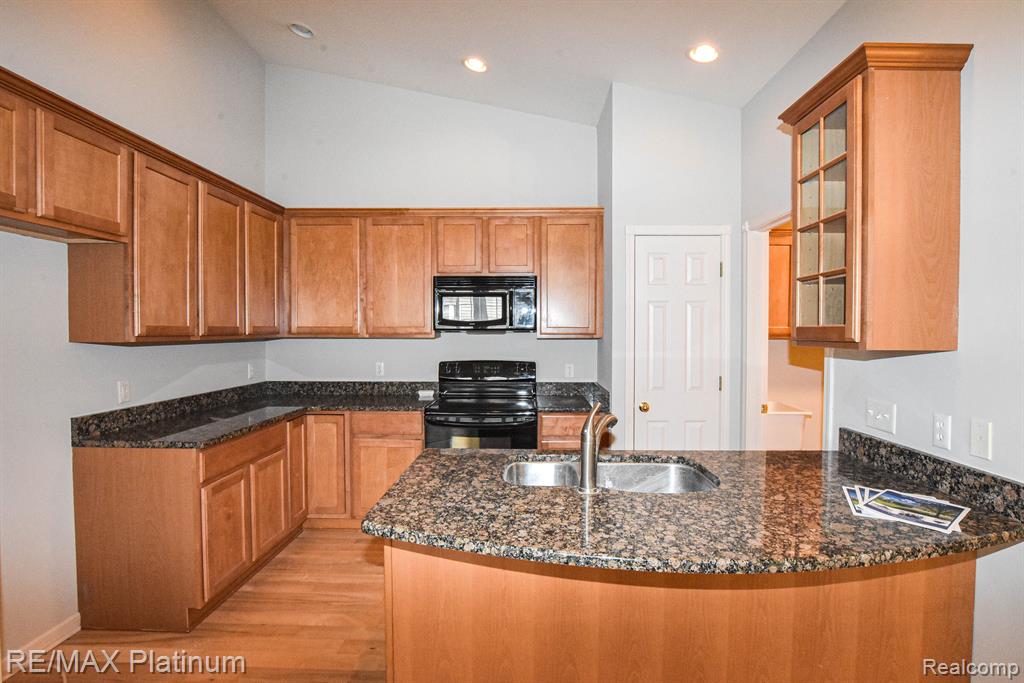 807 Chelsea Ridge Court Howell, MI 48843 - Photo 9 of 32
