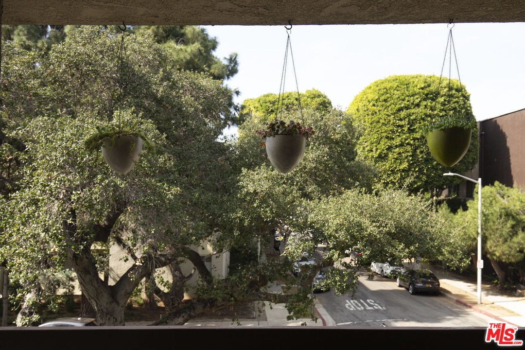 950 North Kings Road, Unit 208 West Hollywood, CA 90069 - Photo 15 of 33