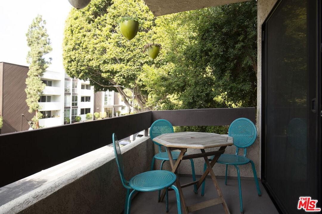 950 North Kings Road, Unit 208 West Hollywood, CA 90069 - Photo 16 of 33