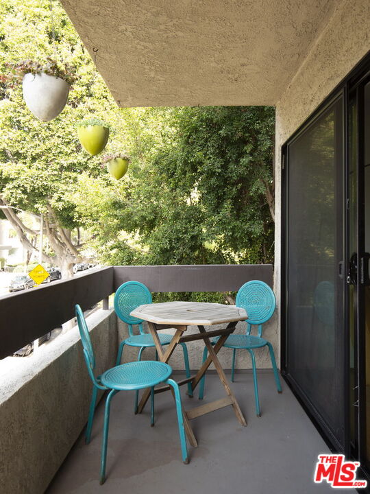 950 North Kings Road, Unit 208 West Hollywood, CA 90069 - Photo 17 of 33