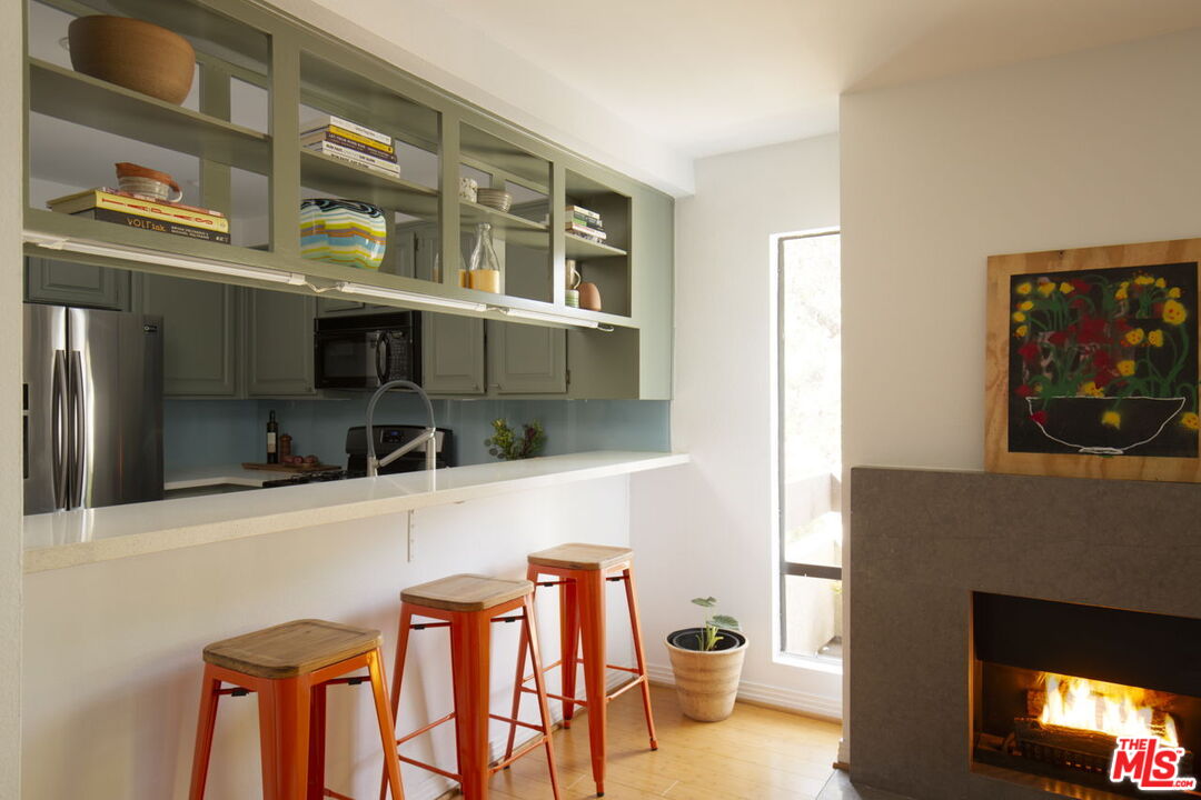 950 North Kings Road, Unit 208 West Hollywood, CA 90069 - Photo 18 of 33