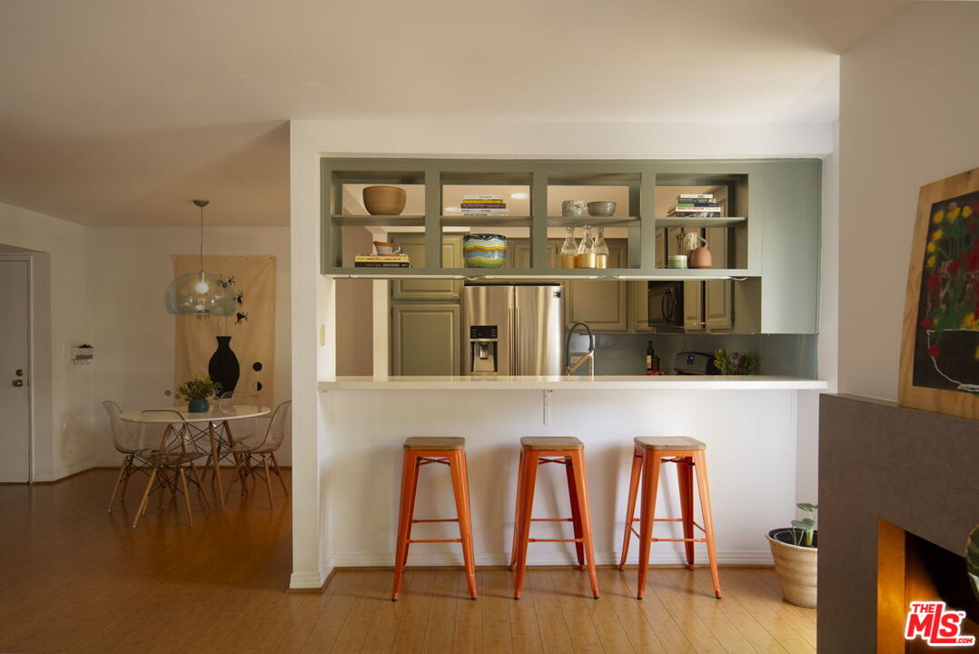 950 North Kings Road, Unit 208 West Hollywood, CA 90069 - Photo 19 of 33