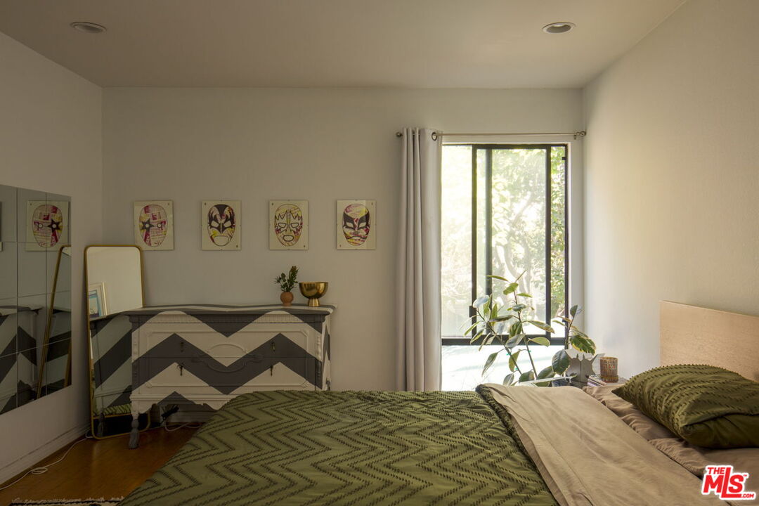 950 North Kings Road, Unit 208 West Hollywood, CA 90069 - Photo 25 of 33