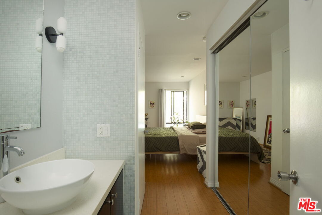 950 North Kings Road, Unit 208 West Hollywood, CA 90069 - Photo 26 of 33