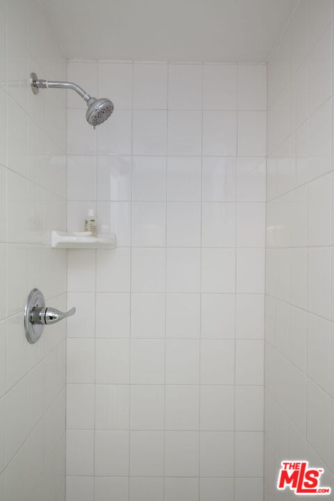 950 North Kings Road, Unit 208 West Hollywood, CA 90069 - Photo 28 of 33