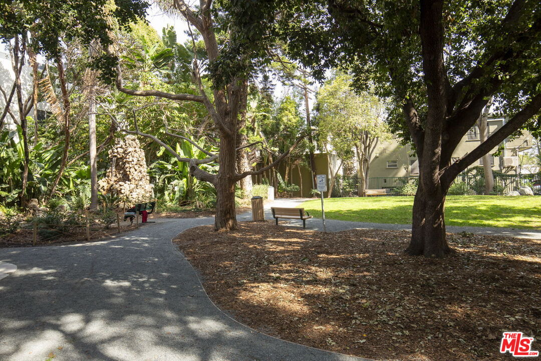 950 North Kings Road, Unit 208 West Hollywood, CA 90069 - Photo 31 of 33