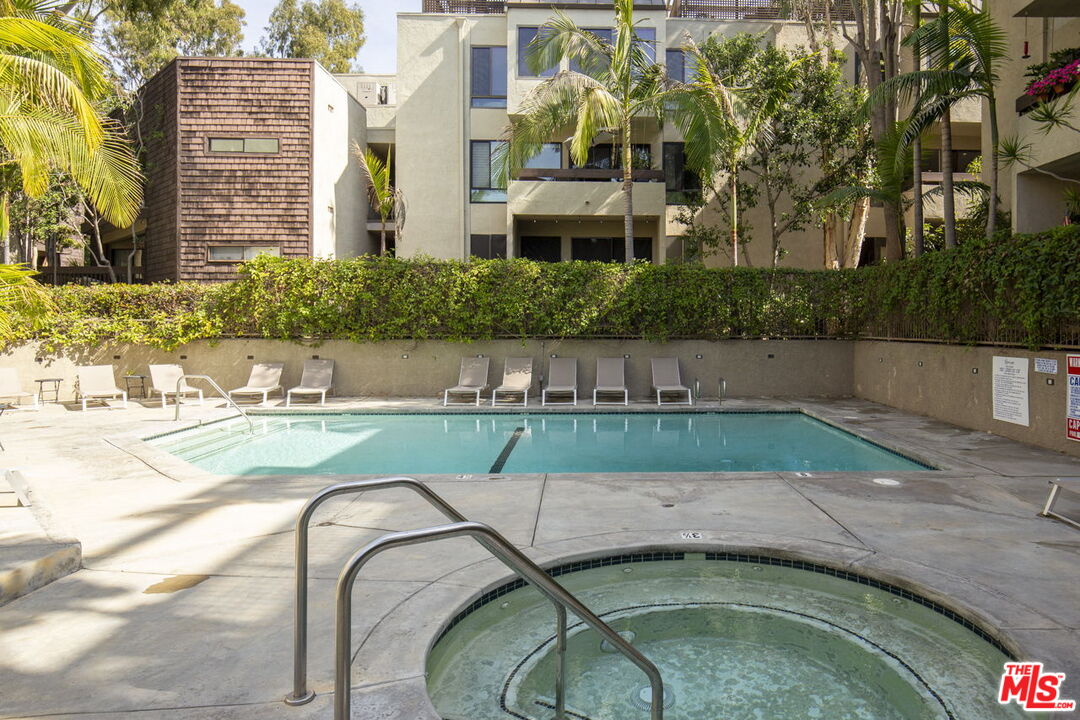 950 North Kings Road, Unit 208 West Hollywood, CA 90069 - Photo 9 of 33