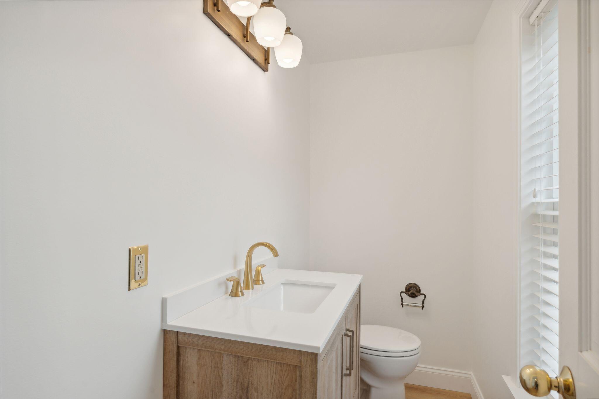 70 James Street Saco, ME 04072 - Photo 22 of 46 21_DSC05950