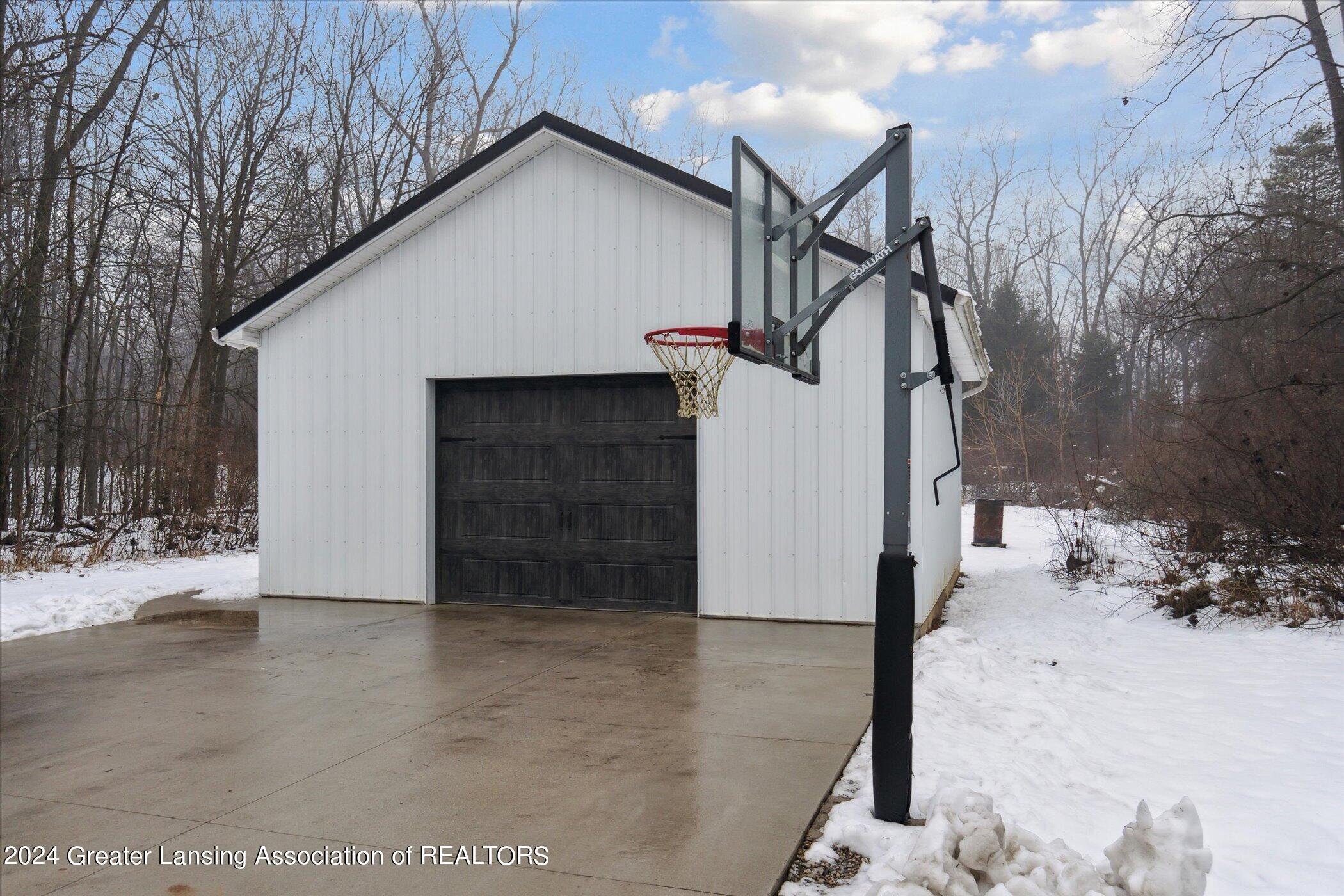 4401 West Lansing Road Perry, MI 48872 - Photo 53 of 70 65-4401-Lansing-Rd-Perry-MI-48872-Window