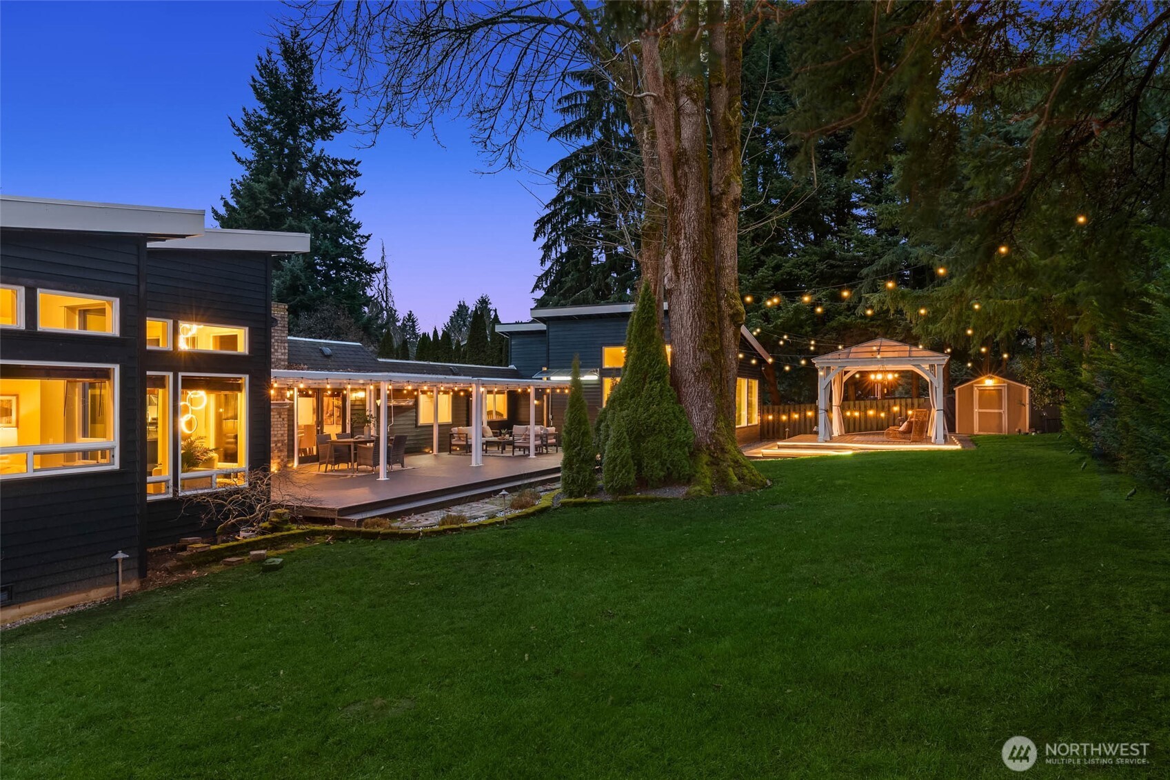 20 Cascade Key Bellevue, WA 98006 - Photo 34 of 39