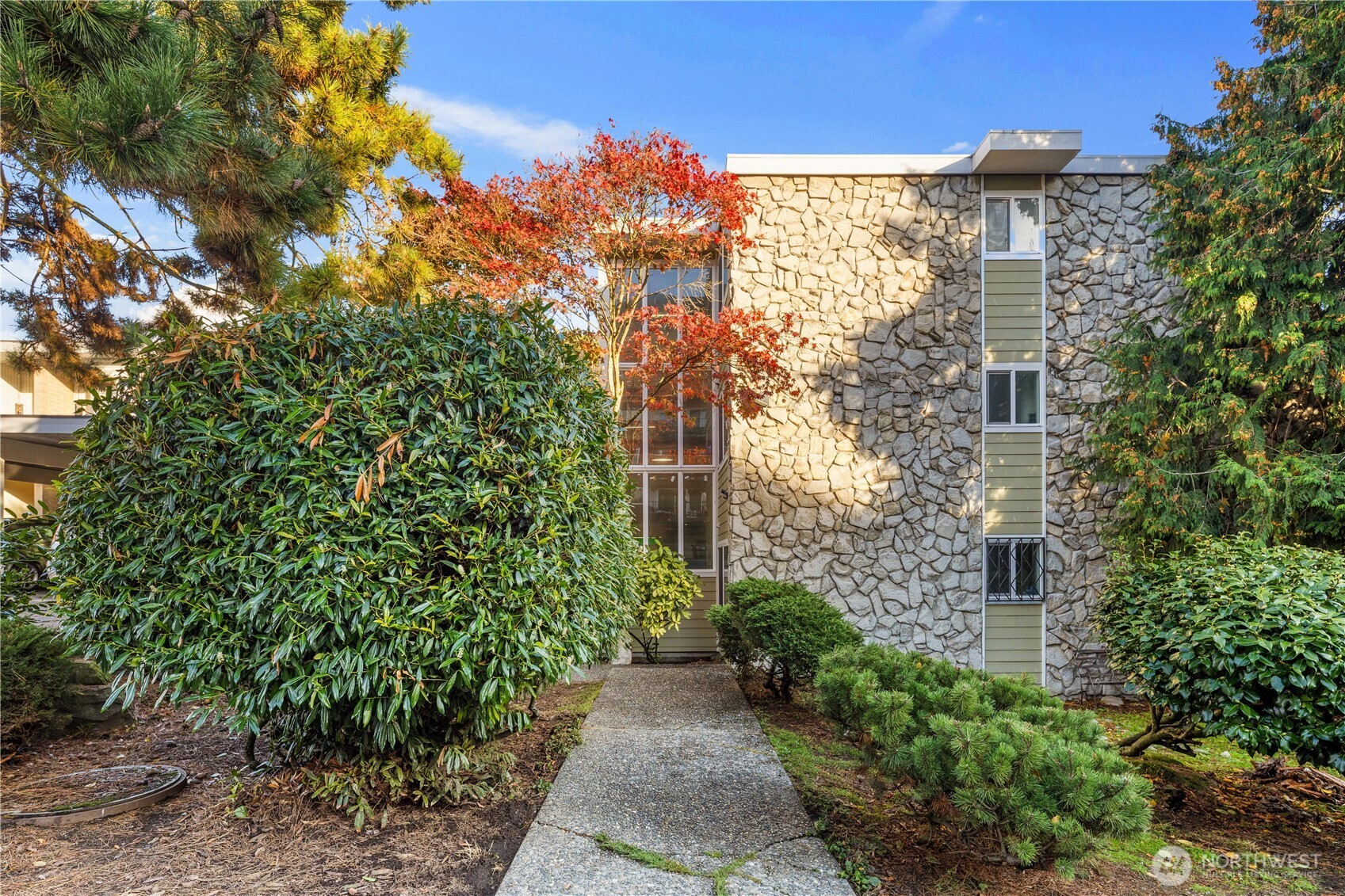 3600 25th Avenue West Seattle, WA 98199 - Photo 2 of 30 a view of a multi story building