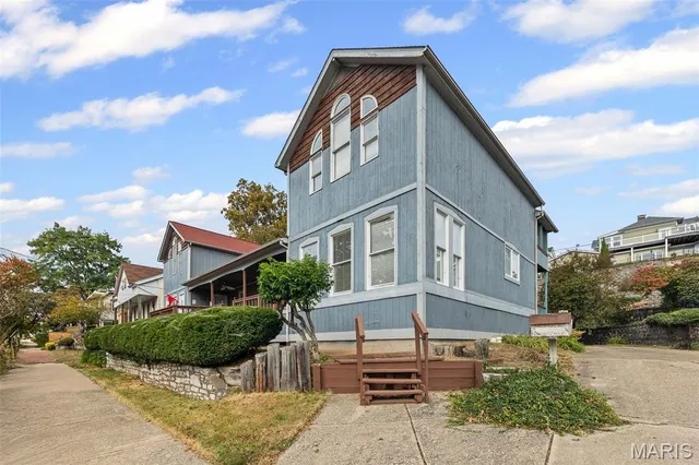 $205,000 | 436 East 3rd Street, Unit A, Alton, IL 62002