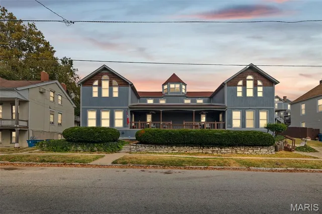 $205,000 | 436 East 3rd Street, Unit A, Alton, IL 62002